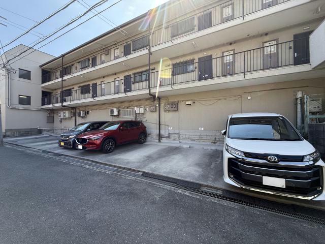 駐車場　駐車場