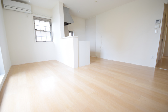 居室・リビング　反転タイプのものです