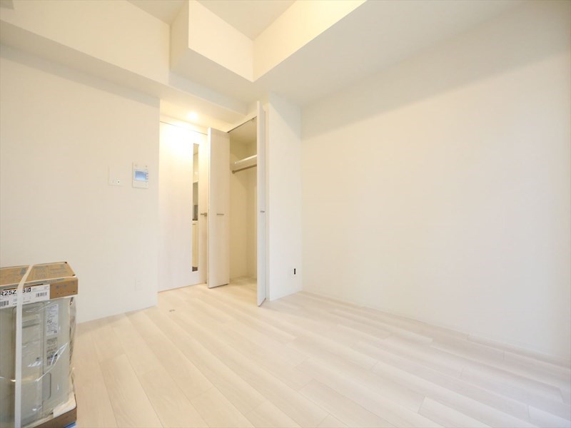 居室・リビング　洋室7.6帖　クローゼット付（収納充実してます）