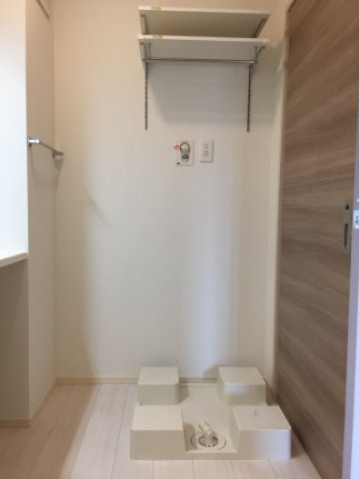 洗面設備　同等モデルです