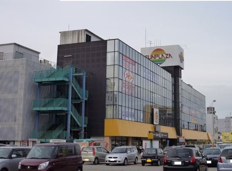 ショッピングセンター　魚津ショッピングスクエアサンプラザ（ショッピングセンター）まで1877m