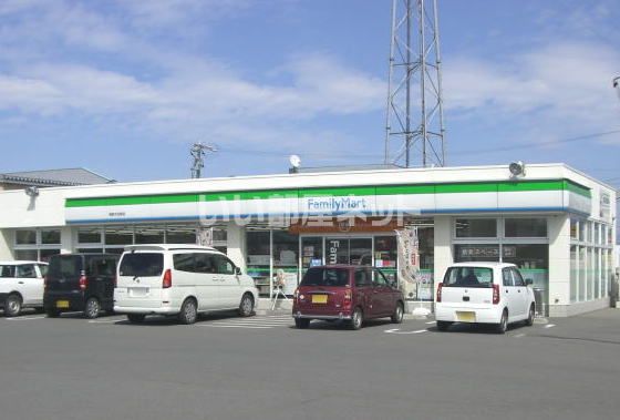 コンビニ　ファミリーマート 長野大豆島店（コンビニ）まで412m