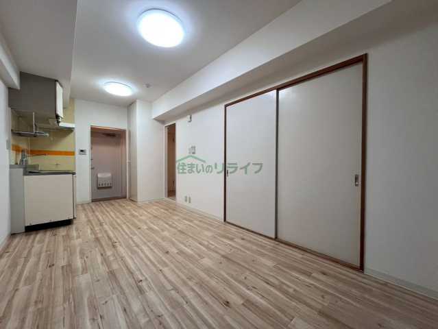 居室・リビング　※参考写真です。反転タイプのお部屋になります。