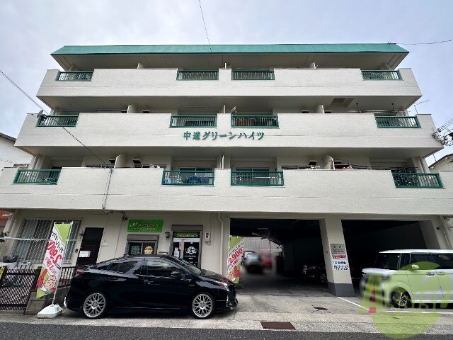 建物外観　ずっしりと重厚感あるマンションです