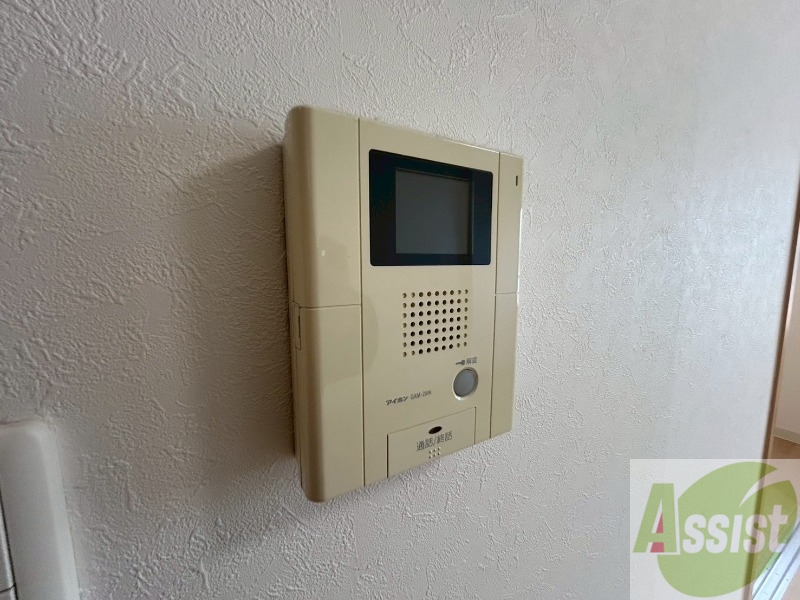 セキュリティ　ＴＶモニター付インターホンです。来客者の顔が見えるので安心！
