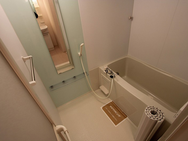 バス・シャワールーム　一日の疲れを癒してください