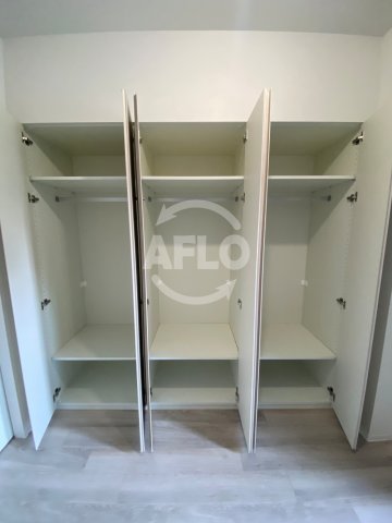 収納　コンフォリア・リヴ北久宝寺Q　クローゼット