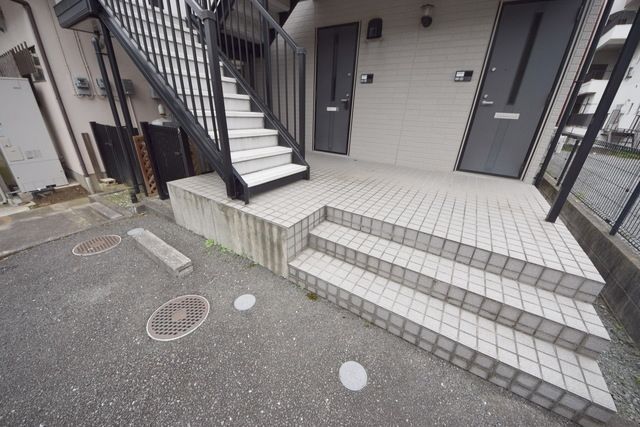 エントランス　★お問い合わせはタウンハウジング聖蹟桜ヶ丘店まで★