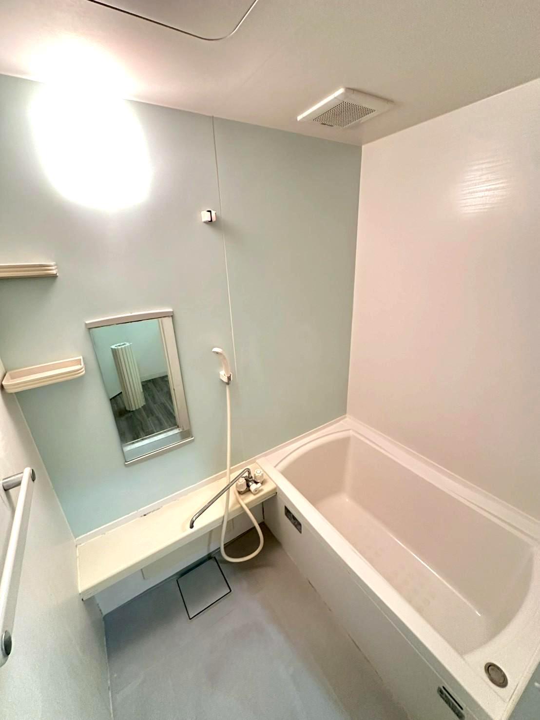 バス・シャワールーム　バス