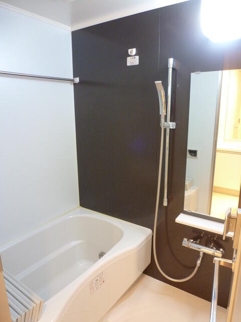 バス・シャワールーム　※別部屋参考写真