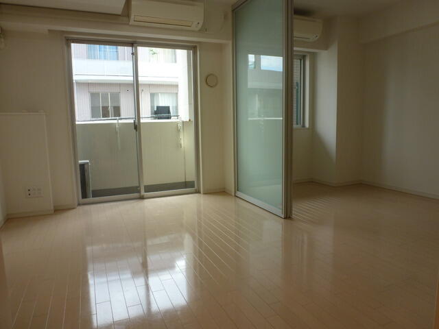 居室・リビング　※別部屋参考写真