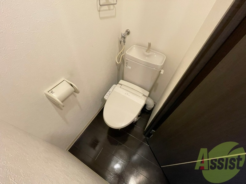 トイレ　こちらはトイレです。清潔感があり、安心して使用できます。