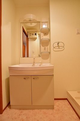 洗面設備　シャワー付洗面台