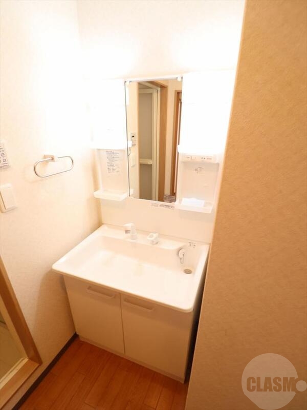 洗面設備　独立洗面化粧台付き