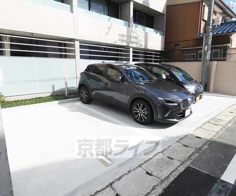 駐車場　駐車スペースです。
