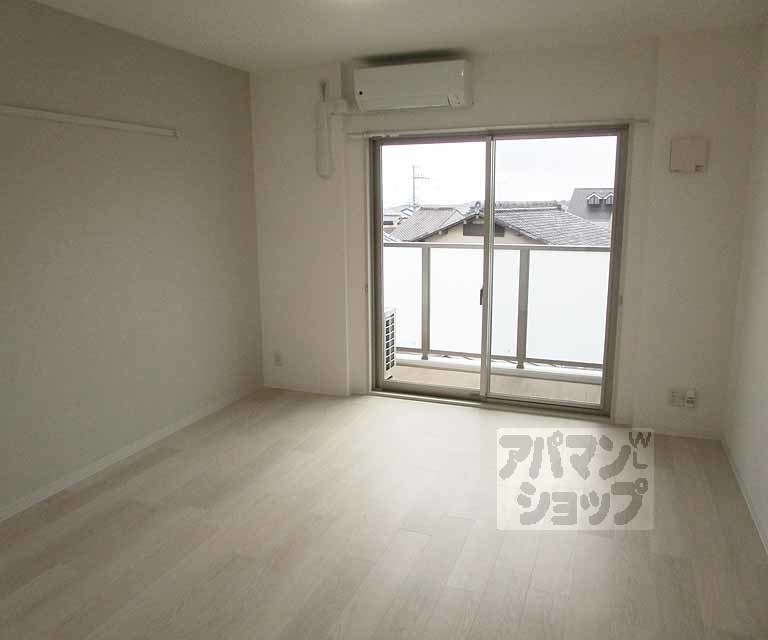 居室・リビング　３０２号室の写真です。