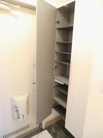 玄関　トールタイプのシューズBOX