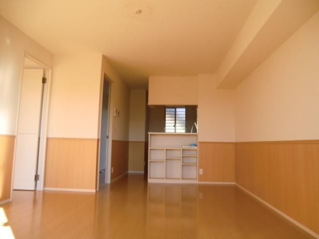 居室・リビング　南西向き・13帖越えのリビング