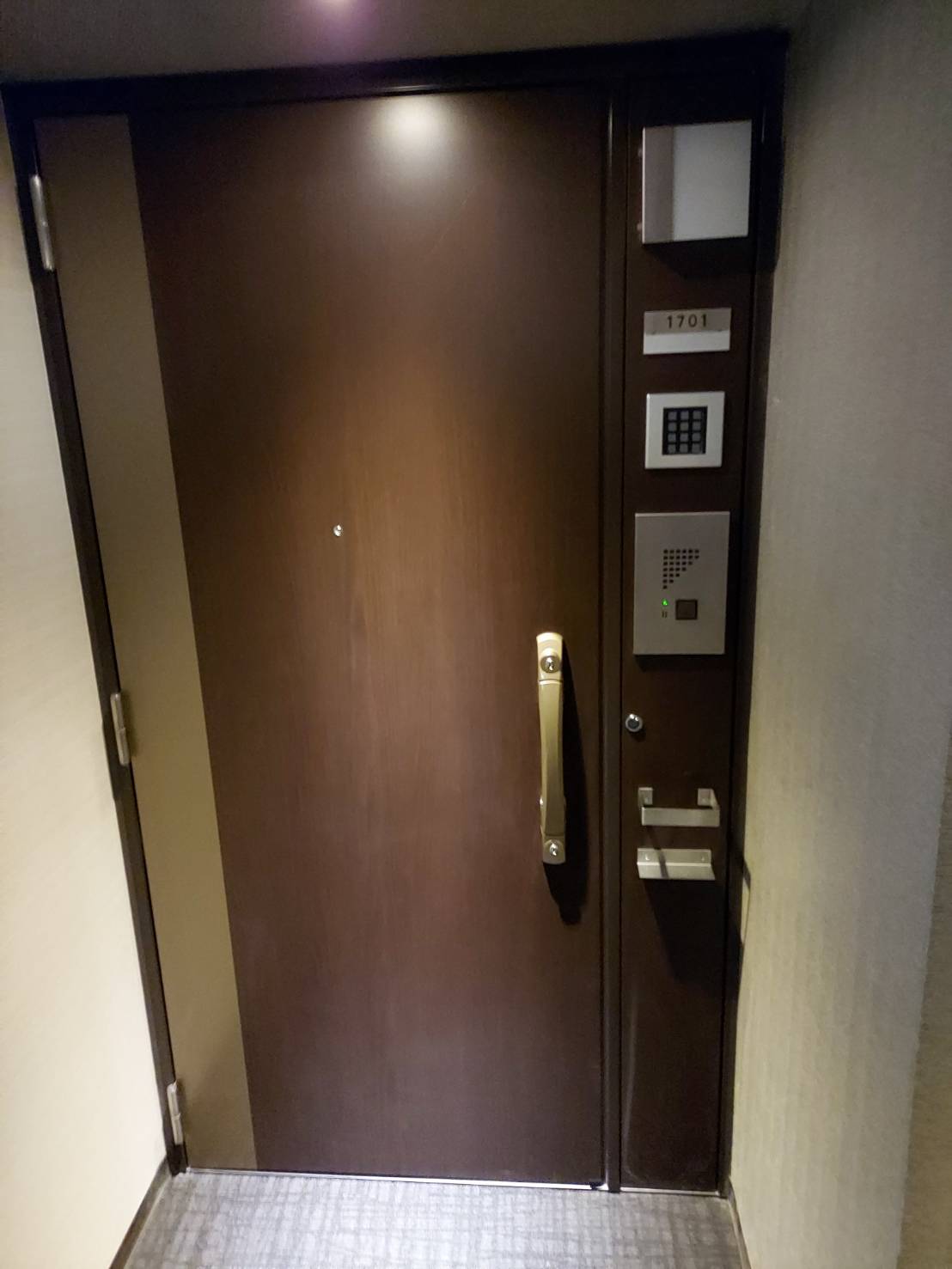 玄関　＊別部屋参照