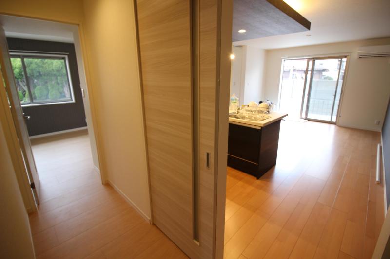 その他　リビングと洋室