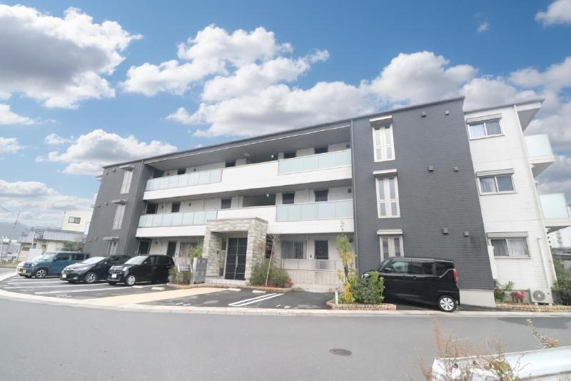 建物外観　シャーメゾンフォレスト　建物外観