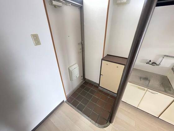 玄関　※別号室の写真です