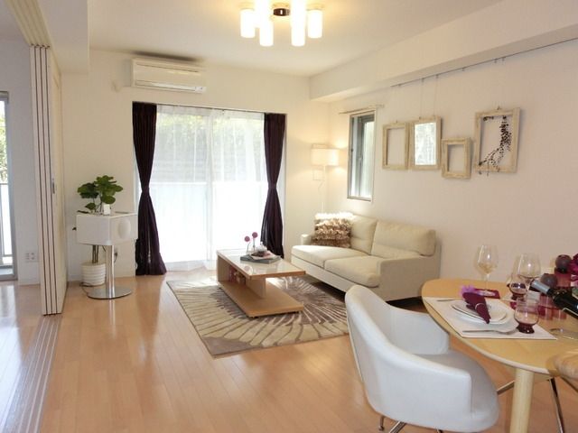 居室・リビング　★開放的なリビング１４．４帖です★