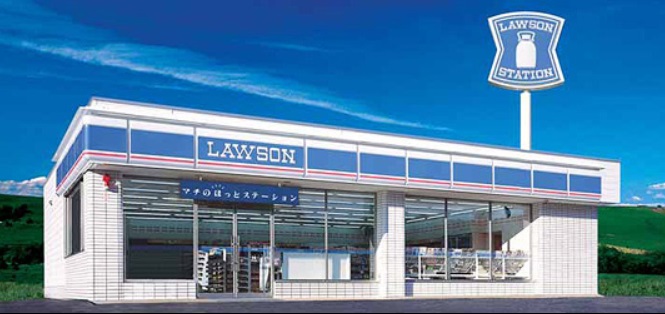 コンビニ　ローソン　三軒茶屋（コンビニ）まで311m