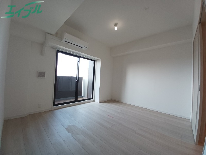 居室・リビング　別部屋参考写真です