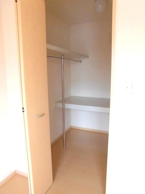 収納　洋室６帖　ウォークインクローゼット