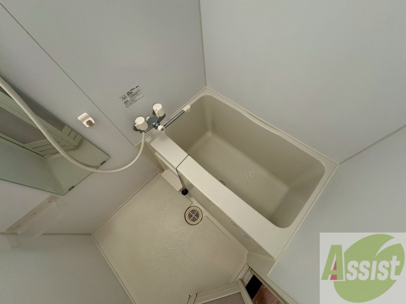 バス・シャワールーム　お風呂になります。一日の疲れを癒してくださいね。