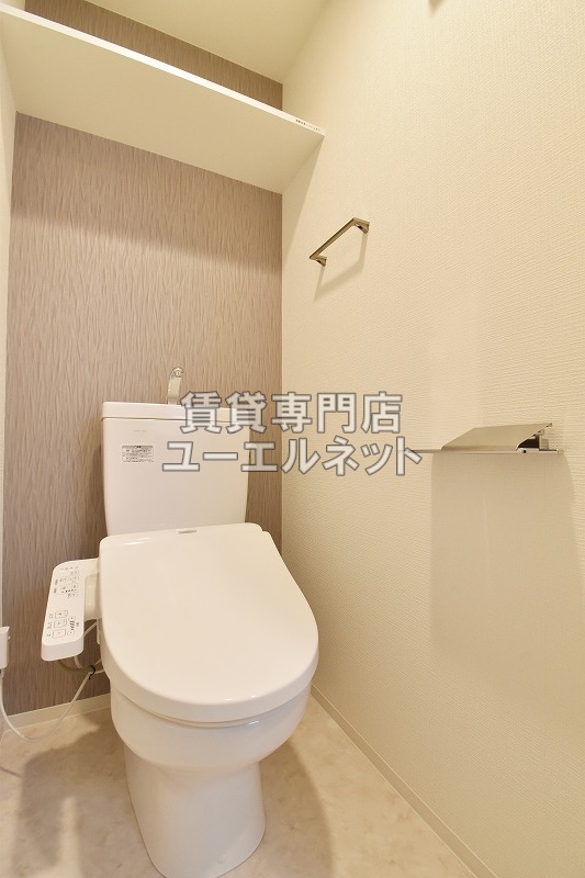 トイレ　温水洗浄便座付き