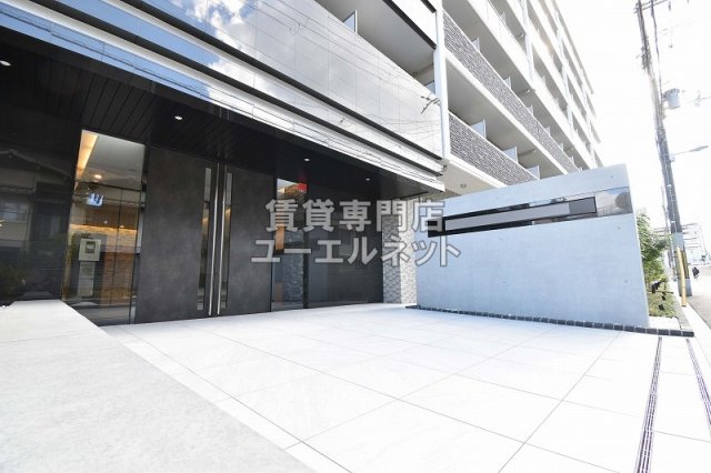 エントランス　オートロック完備