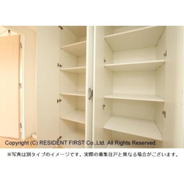 玄関　※写真は同タイプ住戸です。