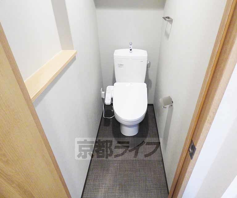 トイレ　ウォシュレット付きのトイレです。