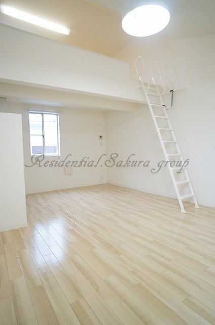 居室・リビング　開放感のあるゆったりとしたお部屋です♪