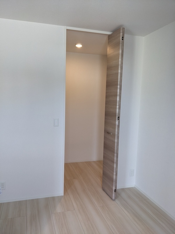 その他設備　室内のドアとその付近です