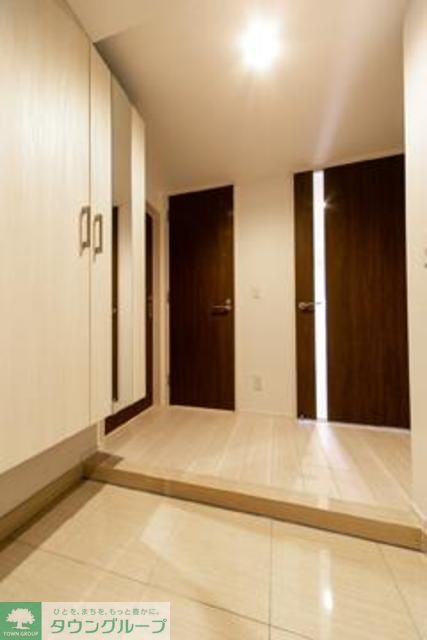 玄関　※写真は同タイプ住戸です。