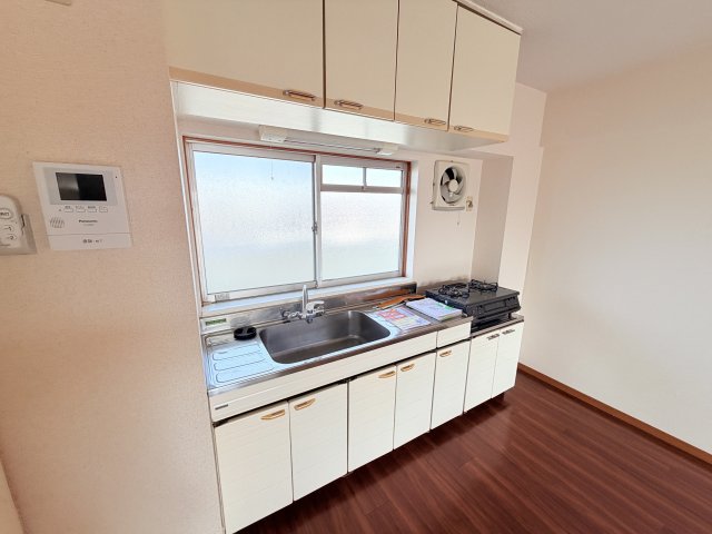 キッチン　同タイプの写真です。