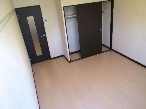 居室・リビング　1階はフローリングのお部屋です