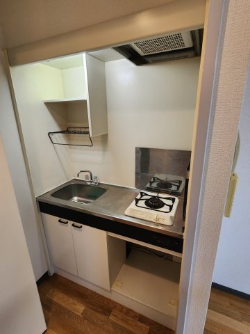キッチン　第20シグマビルディング関内 ＊画像は反転タイプのお部屋です
