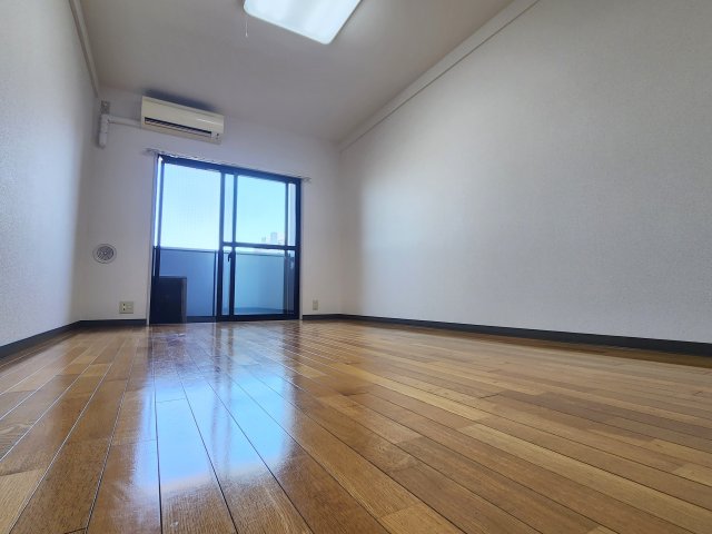居室・リビング　第20シグマビルディング関内 ＊画像は反転タイプのお部屋です