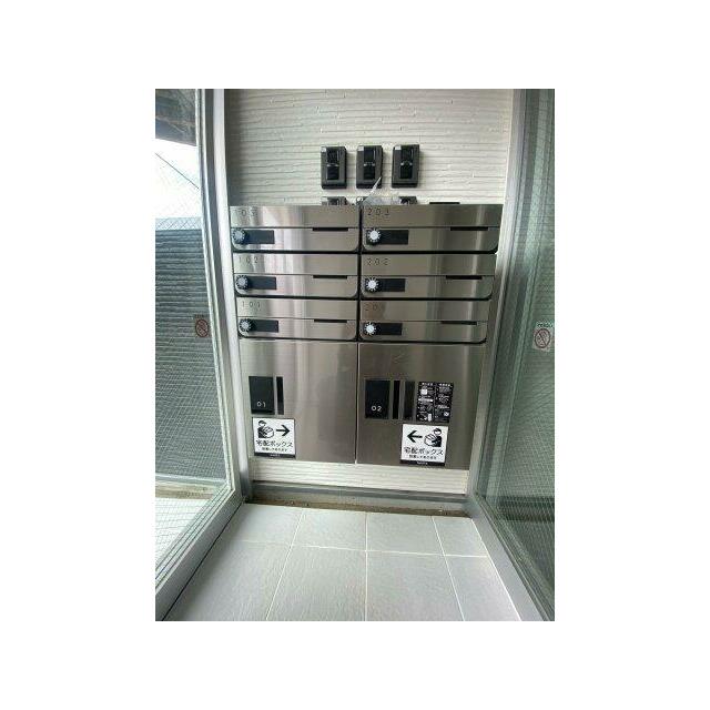 その他共有部分　ポストの下には便利な宅配BOX