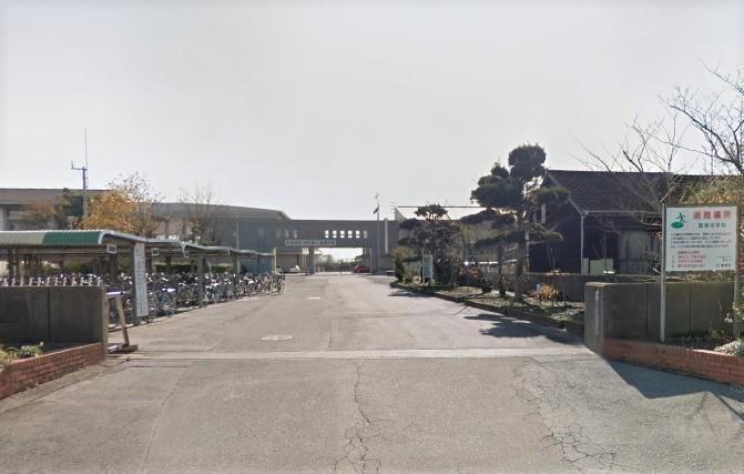 中学校　富津市立富津中学校（中学校）まで1900m