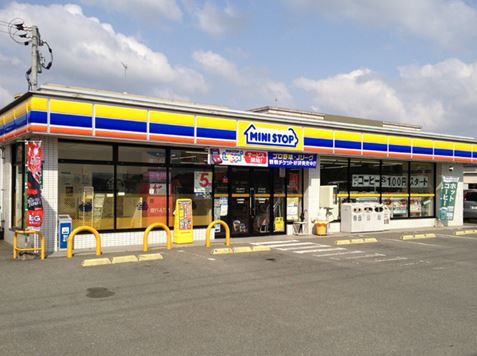 コンビニ　ミニストップ（コンビニ）まで579m