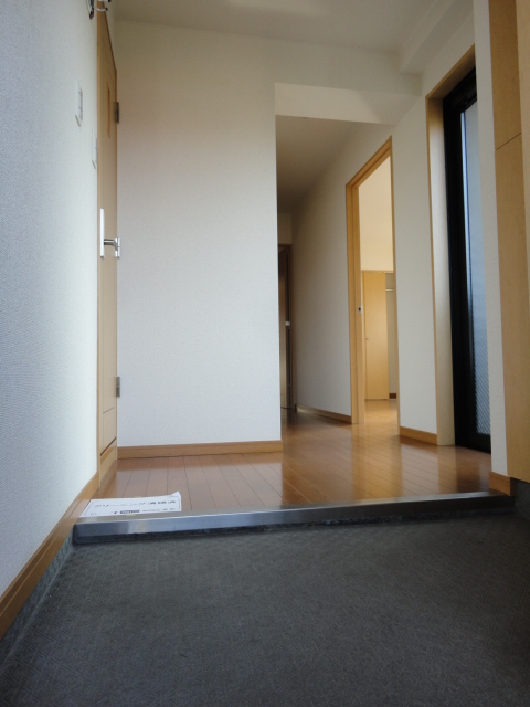 玄関　下駄箱付なので、玄関はいつでもスッキリ片付きますね☆