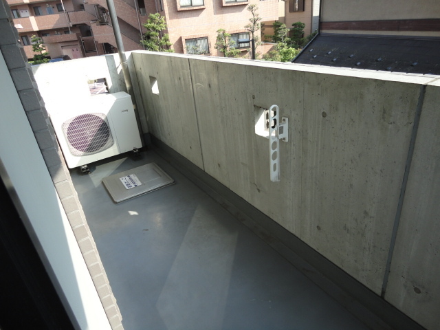 バルコニー　バルコニー付！お天気のいい日は洗濯物も気持ちよく干せますね！