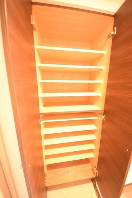玄関　新しい靴が欲しくなるシューズＢＯＸです