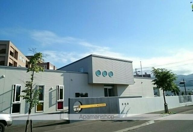 幼稚園・保育園　保育園（幼稚園・保育園）まで300m