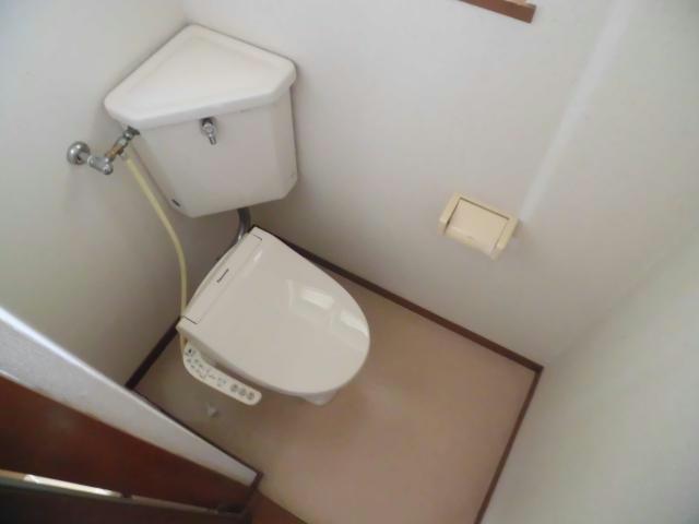 トイレ　トイレ窓付き